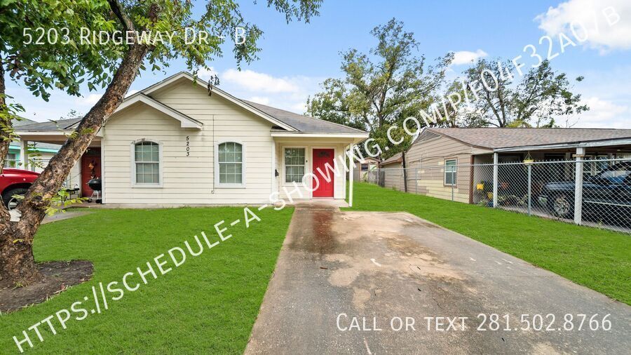 5203 Ridgeway Dr in Houston, TX - Building Photo