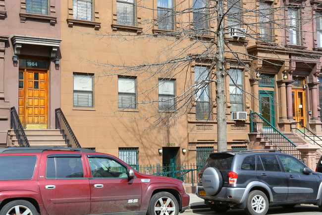 E 127Th St Cluster ( 1986 Madison ) in New York, NY - Foto de edificio - Building Photo