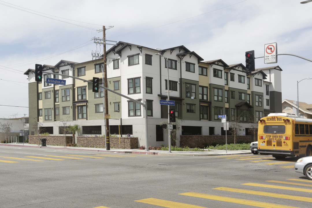 Arlington Square in Los Angeles, CA - Building Photo