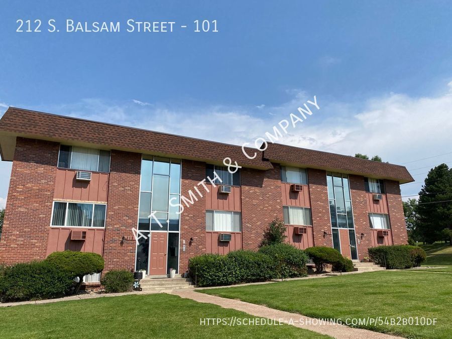 212 S Balsam St in Lakewood, CO - Building Photo
