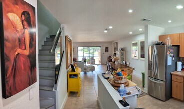 9150 Taft St in Pembroke Pines, FL - Building Photo - Building Photo