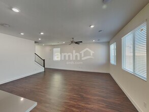 8882 Carmine Cob Ave in Las Vegas, NV - Foto de edificio - Building Photo