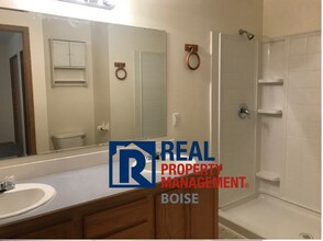 625 E French Creek Ct in Nampa, ID - Building Photo - Building Photo
