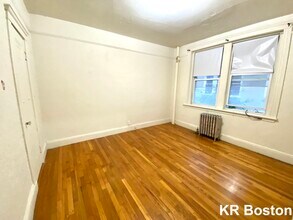 1709 Commonwealth Ave in Boston, MA - Building Photo - Building Photo