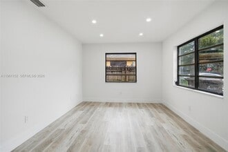 1281 W 42nd St in Hialeah, FL - Building Photo - Building Photo
