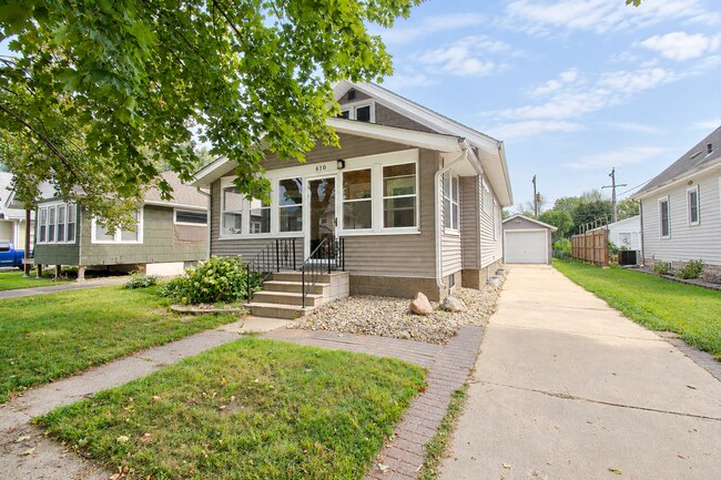 property at 610 Lyndale St