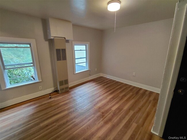 87 W Pierpont St in Kingston, NY - Building Photo - Building Photo