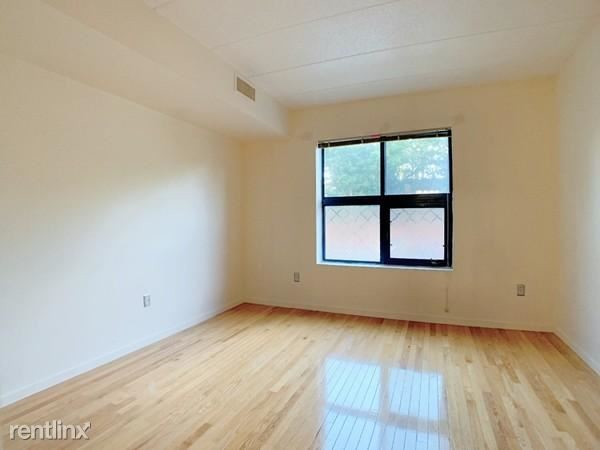 170 Gore St-Unit -Apt 110 in Cambridge, MA - Building Photo - Building Photo