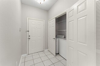 1224 S Hiawassee Rd in Orlando, FL - Foto de edificio - Building Photo