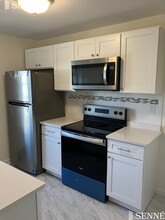 35 Davis Sq, Unit 9 in Somerville, MA - Building Photo - Building Photo