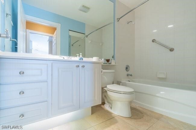 7640 Rozzini Ln in Naples, FL - Foto de edificio - Building Photo