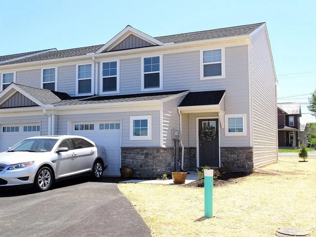 property at 5 Cobblestone Ct