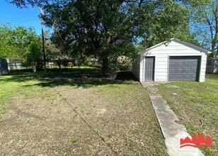 2412 Gathings Dr in West Memphis, AR - Building Photo - Building Photo