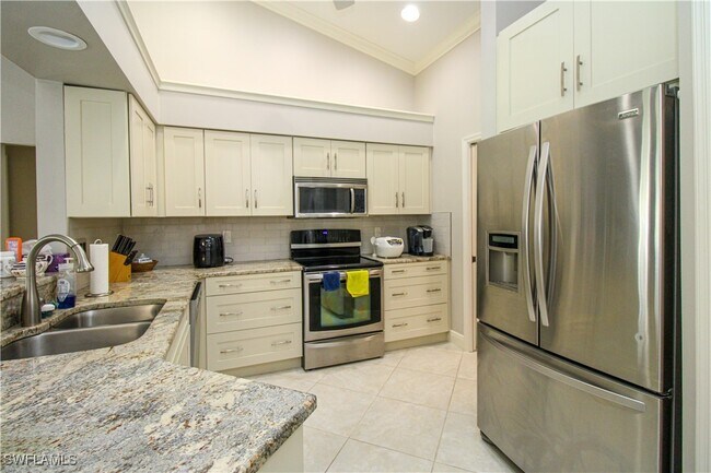 property at 333 Wentworth Ct