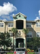 5692 Star Rush Dr in Melbourne, FL - Building Photo