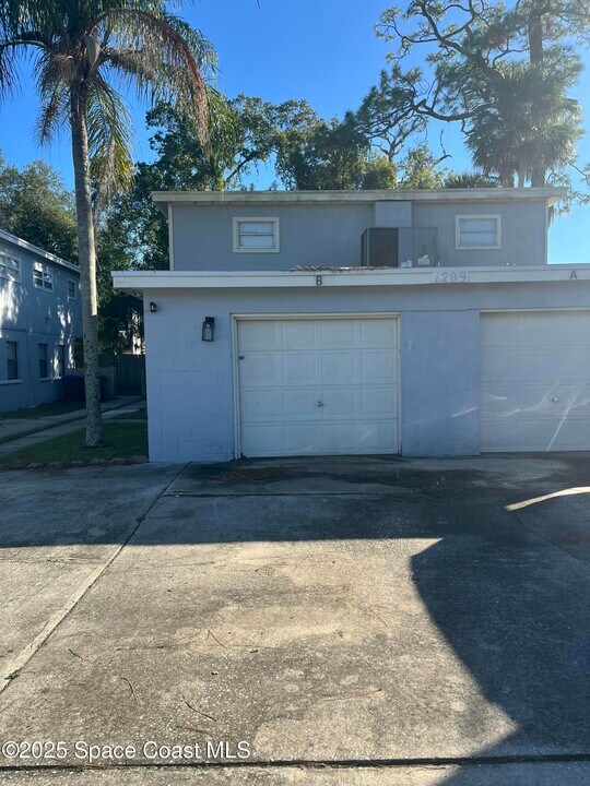 1209 Tropic St in Titusville, FL - Building Photo