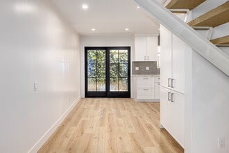 4311 Eagle Rock Blvd in Los Angeles, CA - Building Photo - Interior Photo