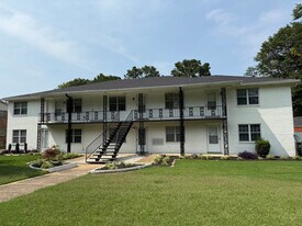 1914 St James Dr in Memphis, TN - Building Photo