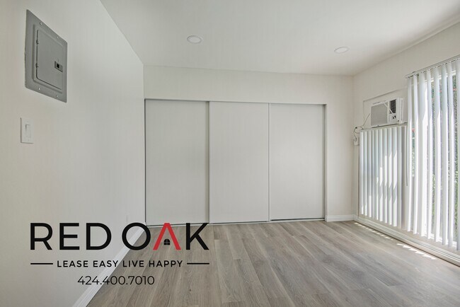 1327 Laurel Ave in West Hollywood, CA - Building Photo - Building Photo