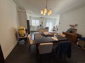 8 Brentwood Cir in Danbury, CT - Building Photo - Building Photo