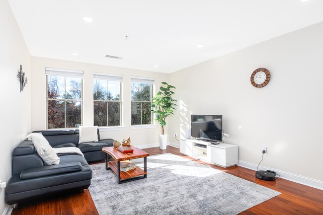 4 Harvest Dr, Unit 107 in North Andover, MA - Foto de edificio - Building Photo