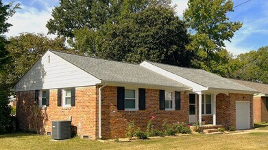 8701 Old Ocean View Rd in Norfolk, VA - Building Photo - Building Photo