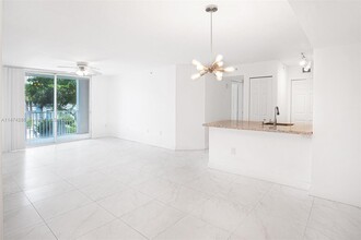 655 SW 111th Way in Pembroke Pines, FL - Building Photo - Building Photo