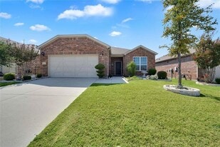 7616 Heritage Dr in Krugerville, TX - Building Photo