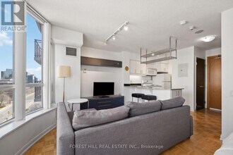 33 Sheppard Ave E in Toronto, ON - Building Photo - Building Photo