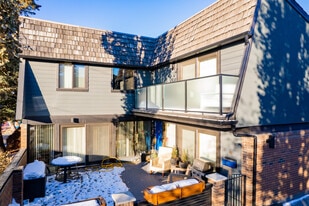 1754 8 Av NW in Calgary, AB - Building Photo
