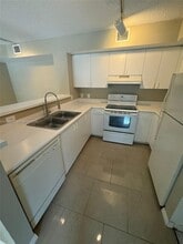 111 Yacht Club Way, Unit 107 in Hypoluxo, FL - Building Photo - Building Photo