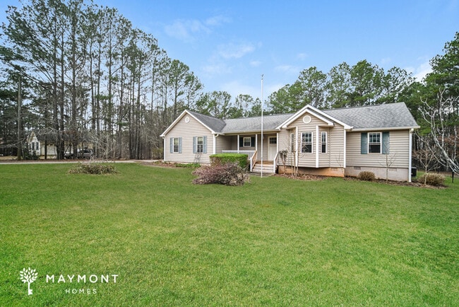 701 Derek Pl in Locust Grove, GA - Building Photo - Building Photo