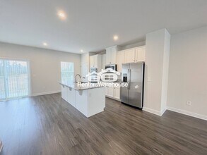 1011 Port Side Way in Chesapeake, VA - Building Photo - Building Photo