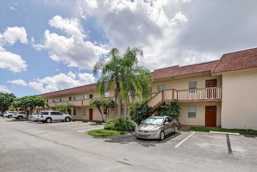9280 SW 3rd St, Unit 8130 in Boca Raton, FL - Building Photo