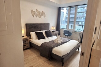 484 Front St W in Toronto, ON - Building Photo - Building Photo