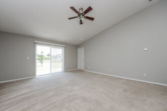 859 Franconville Ct in Kissimmee, FL - Building Photo - Building Photo