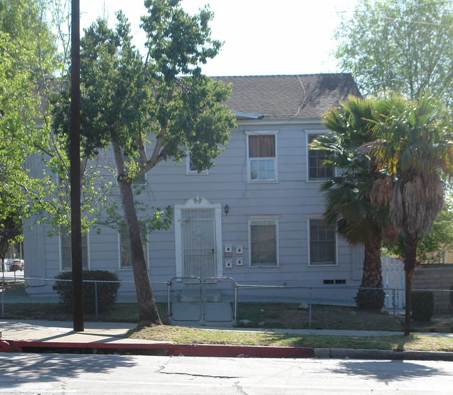 1330 Raymond Ave in Pasadena, CA - Building Photo - Building Photo