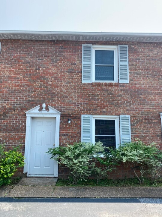 341 N Walnut Ave, Unit 4 in Cookeville, TN - Foto de edificio