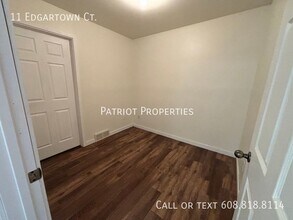 11 Edgartown Ct in Madison, WI - Building Photo - Building Photo