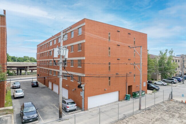 2738 S Wentworth Ave in Chicago, IL - Building Photo - Building Photo