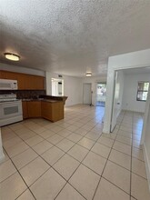 6545 W 27th Ct, Unit 11-47 in Hialeah, FL - Building Photo - Building Photo