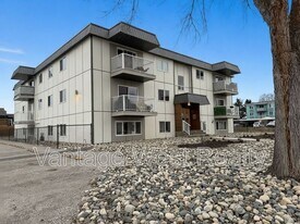 235 Husch Rd in Kelowna, BC - Building Photo