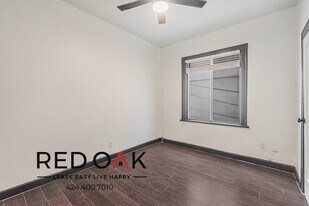 5849 Sunset Blvd, Unit 214 in Los Angeles, CA - Building Photo