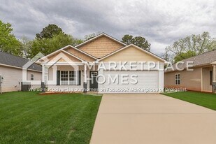 1627 North St SE in Decatur, AL - Building Photo