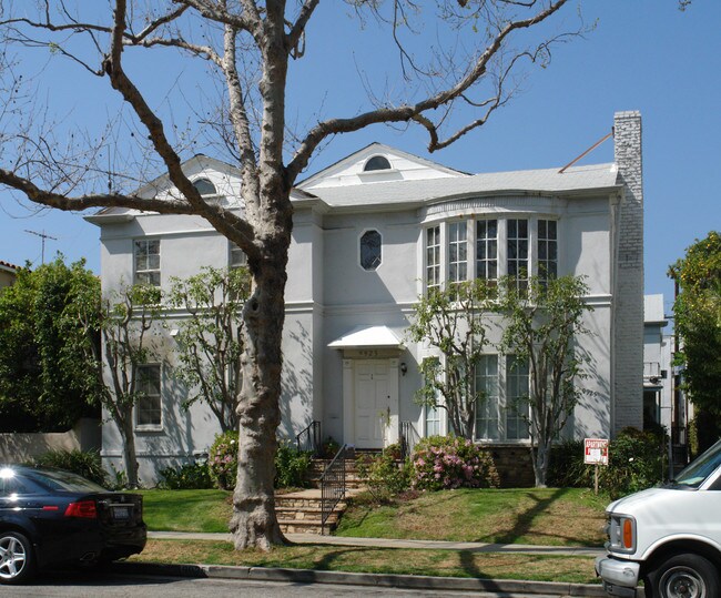 9925 Robbins Dr in Beverly Hills, CA - Building Photo - Building Photo