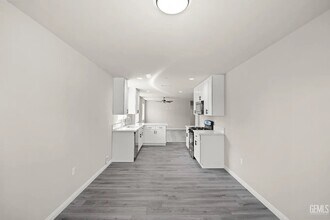 632 Ledgestone St in Bakersfield, CA - Building Photo - Building Photo