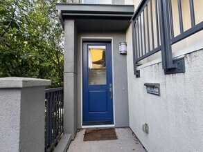 579 Santa Rosalia Terrace in Sunnyvale, CA - Building Photo - Building Photo