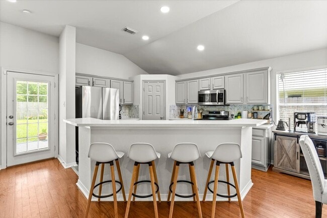 5206 Chasewood Dr in Bacliff, TX - Building Photo - Building Photo