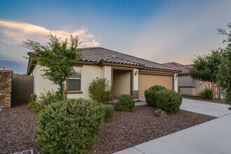 26879 N 173rd Ln in Surprise, AZ - Building Photo - Building Photo