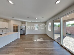 10359 Beaver Tail St in Las Vegas, NV - Building Photo - Building Photo